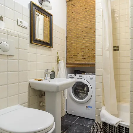 Miodowa Street P&o Serviced M3